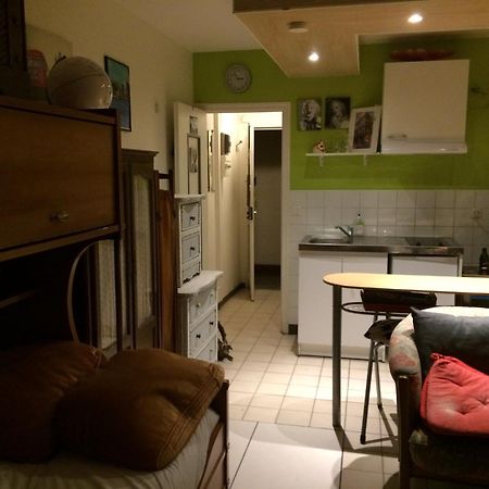 Studio Pigalle De 25 M2 - 2 Lits Simples Type Gigogne Pour 2 Personnes - Coeur Touristique De Paris - 2 Minutes De La Station Metro Pigalle ,Petit Train Vers La Butte Montmartre-Cabarets Moulin Rouge,Chez Michou-Restaurants Bouillon Pigalle,Berliner エクステリア 写真