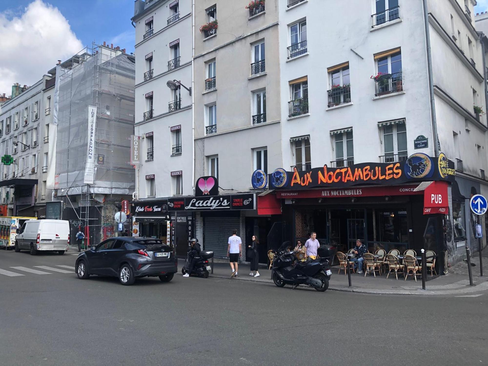Studio Pigalle De 25 M2 - 2 Lits Simples Type Gigogne Pour 2 Personnes - Coeur Touristique De Paris - 2 Minutes De La Station Metro Pigalle ,Petit Train Vers La Butte Montmartre-Cabarets Moulin Rouge,Chez Michou-Restaurants Bouillon Pigalle,Berliner エクステリア 写真