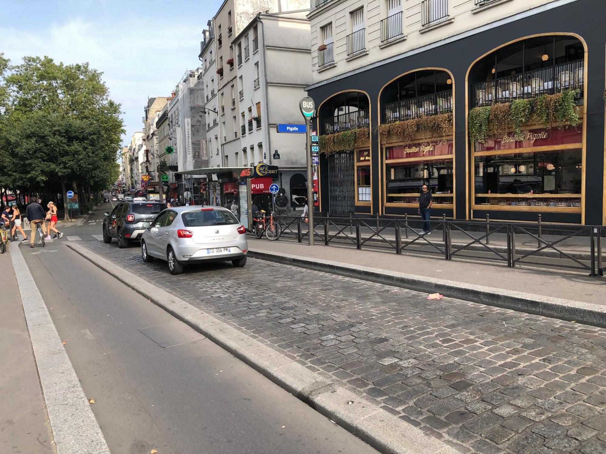 Studio Pigalle De 25 M2 - 2 Lits Simples Type Gigogne Pour 2 Personnes - Coeur Touristique De Paris - 2 Minutes De La Station Metro Pigalle ,Petit Train Vers La Butte Montmartre-Cabarets Moulin Rouge,Chez Michou-Restaurants Bouillon Pigalle,Berliner エクステリア 写真
