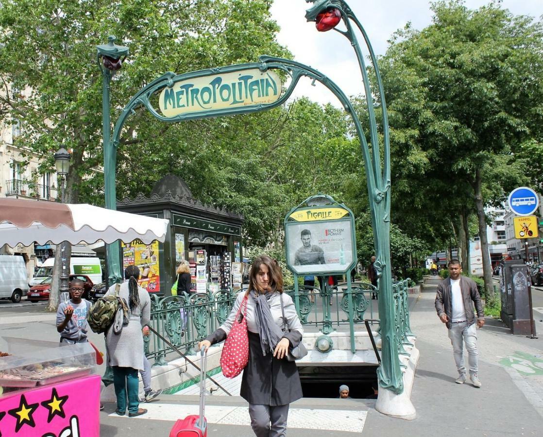 Studio Pigalle De 25 M2 - 2 Lits Simples Type Gigogne Pour 2 Personnes - Coeur Touristique De Paris - 2 Minutes De La Station Metro Pigalle ,Petit Train Vers La Butte Montmartre-Cabarets Moulin Rouge,Chez Michou-Restaurants Bouillon Pigalle,Berliner エクステリア 写真